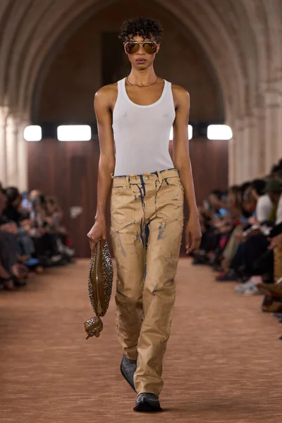 Look 4